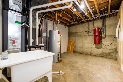 402 Lk St, Berrien Springs MI 49103-1220 exterior