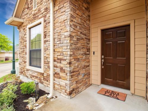 13837 Ashton Woods Cir, Austin TX  78727-3012 exterior