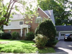 16 Alba Cir, Newton, MA 02458-2303