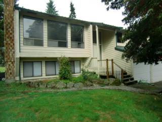 917 Duchess Rd, Bothell, WA 98012-7020