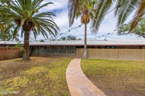 3380 Arroyo Chico, Tucson AZ  85716-5813 exterior