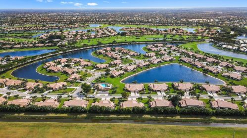 7279 Le Chalet Blvd, Boynton Beach FL 33472-5035 exterior