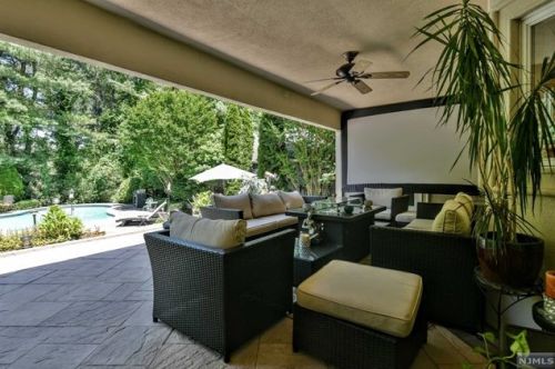 469 Saddle Riv Rd, Upper Saddle River NJ 07458-1774 exterior