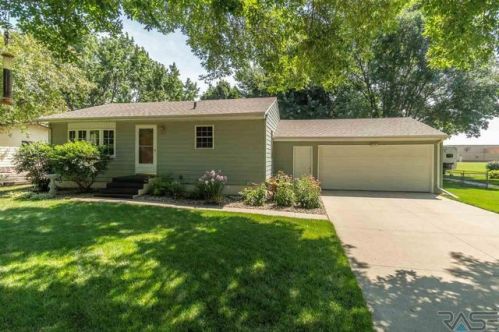 120 7th Ave, Corson, SD 57005-1336