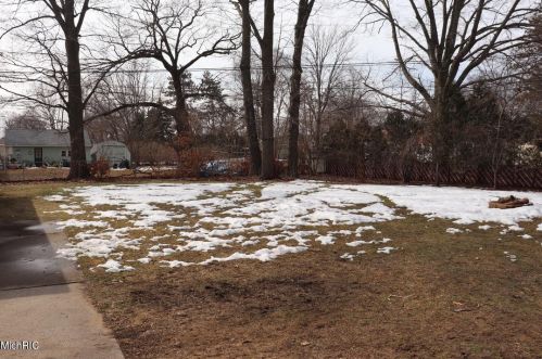 3821 Ellen St, Meskegon MI 49444-4067 exterior