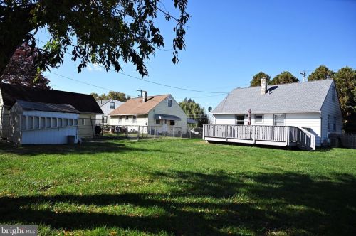 9427 Academy Rd, Philadelphia PA  19114-2623 exterior