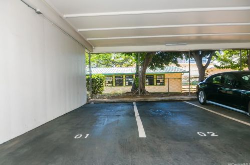 2825 King St, Honolulu HI 96826-3563 exterior