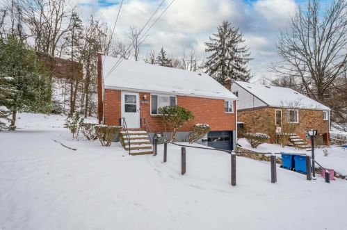 9822 Glendale Ave, Pittsburgh PA 15227-2831 exterior