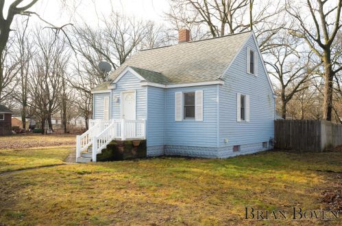 1915 Madison St, Meskegon MI  49442-5925 exterior