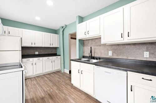 229 60 Ave, Duluth MN 55807-2331 exterior