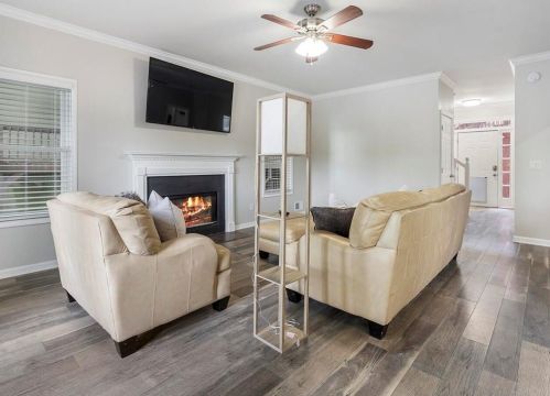 8474 Lake Dr, Lithonia GA  30039-6562 exterior