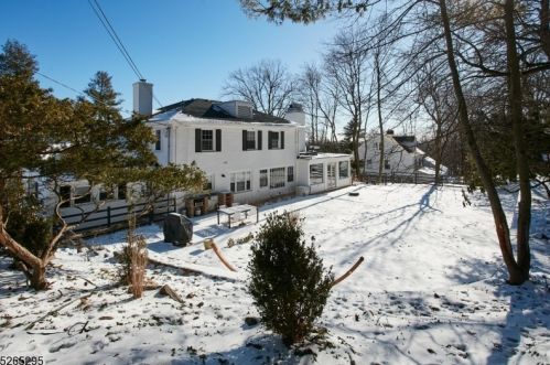 168 Forest Hill Rd, Town Center NJ  07052-3958 exterior