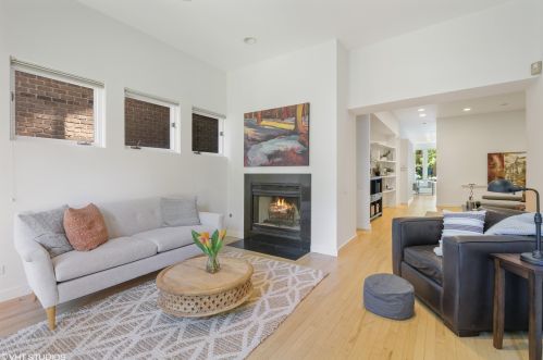 2125 Clifton Ave, Chicago IL  60614-4115 exterior