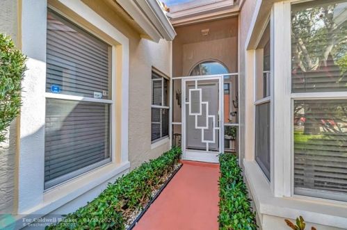 7572 Is Breeze Ter, Boynton Beach FL 33437-5403 exterior