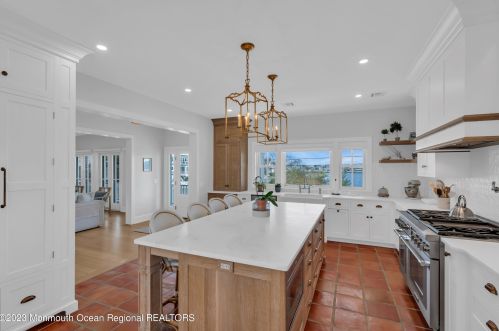 400 Newark Ave, Point Pleasant Beach NJ 08742-4141 exterior