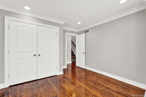 855 Bennaville Ave, Bham MI  48009-3668 exterior