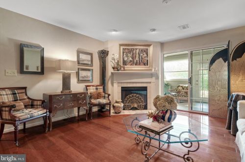 804 Country Pl Dr, Lancaster PA 17601-1793 exterior