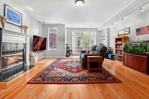 2529 Halsted St, Chicago, IL 60608-5930