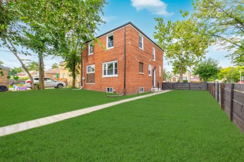 2301 17 Ave, Broadview IL 60153-2904 exterior