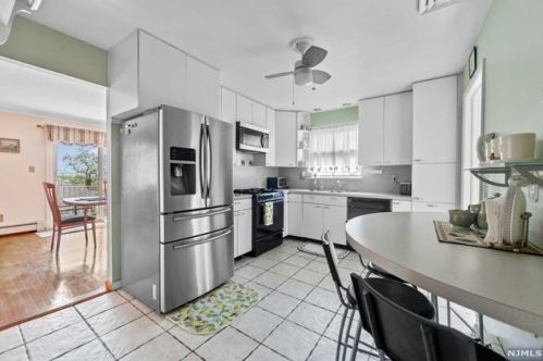 29 Webb Pl, Hasbrouck Heights NJ exterior