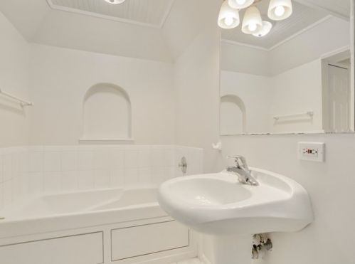 1715 Vlg Ct, Bull Valley IL 60014-2010 exterior