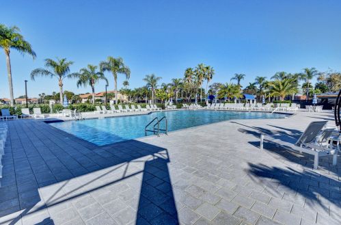 9783 Harbour Lk Cir, Boynton Beach FL 33437-3815 exterior