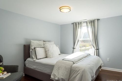 311 Wilton Rd, Ridgefield CT 06877-5723 exterior