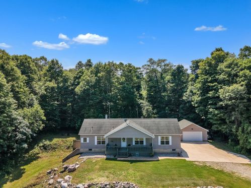 55426 Gards Prairie Rd, Cassopolis, MI 49031-8407