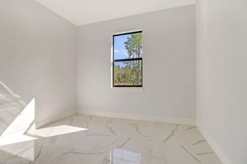 2923 27 Ave, Naples FL 34116-7607 exterior