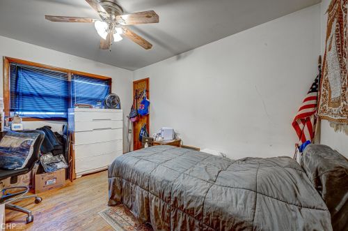 4500 Ln Crosse Ave, Chicago IL 60646-4922 exterior