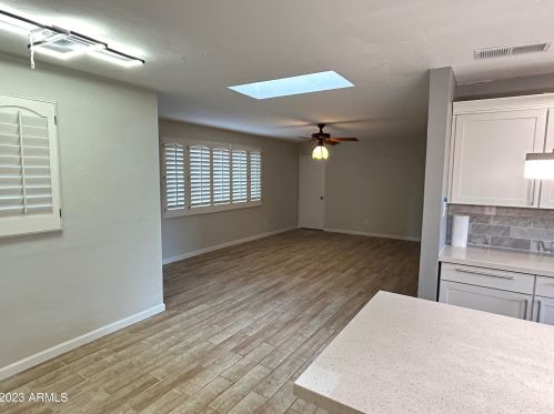 343 Cinnabar Ave, Phoenix AZ  85021-2444 exterior