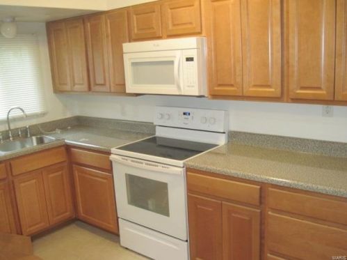 8366 Orchard Ave, Saint Louis MO  63132-2820 exterior