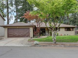 15239 Kelly St, Portland OR  97236-2221 exterior