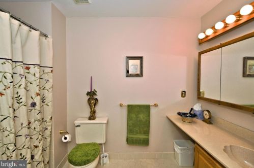 910 Foxmeadow Dr, Limerick PA 19468-1552 exterior