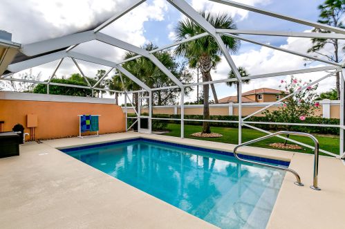 10527 Stratton Dr, Fort Pierce, FL 34987-1950