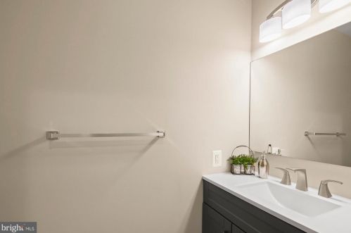 4559 Sawgrass Ct, Alexandria VA  22312-3152 exterior