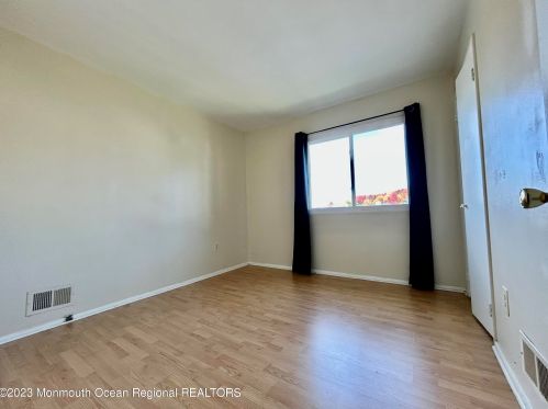 271 Clubhouse Dr, Middletown NJ 07748-1340 exterior