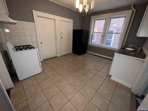 16 Tulip St, Passaic Park NJ  07055-3019 exterior