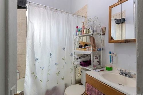 1323 Commonwealth Ave, Bronx NY 10473-3603 exterior