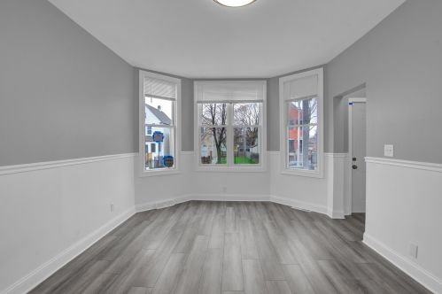 9329 Luella Ave, Chicago IL 60617-3930 exterior