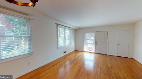 16 Taylor Run Pkwy, Alexandria VA  22314-4930 exterior