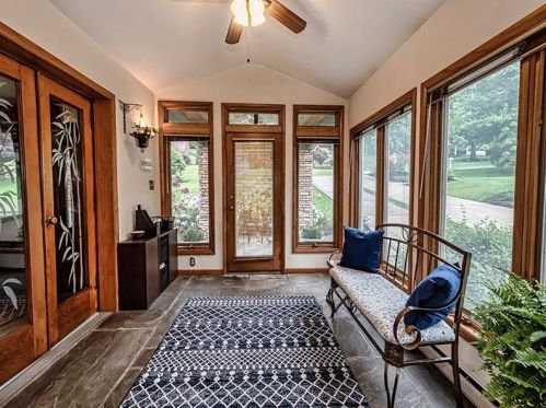 85 Lambeth Dr, Pittsburgh, PA 15241-2338