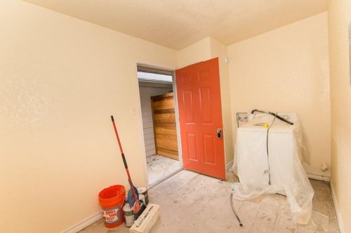 2704 Catalina Dr, Austin TX 78741-5729 exterior