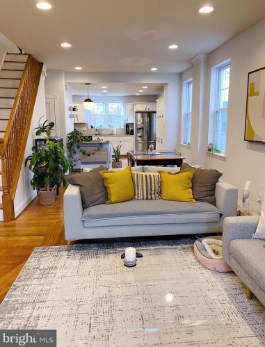 1022 4th St, Philadelphia PA  19147-4106 exterior