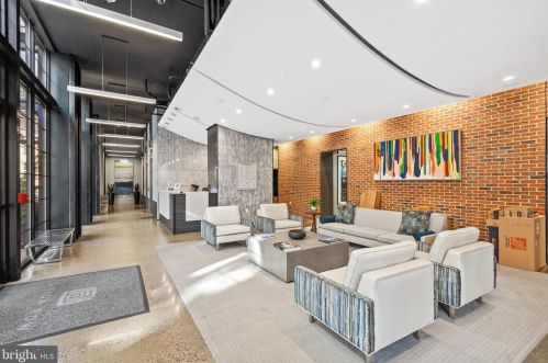 2125 14th St, Washington DC  20009-4464 exterior