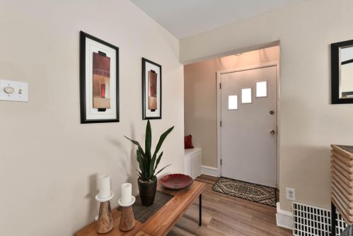 4135 1 Pl, Milwaukee WI 53207-4311 exterior