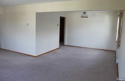 3 Wood St, Outwater NJ  07026-2201 exterior