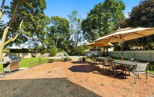 26 Dryden Way, Commack NY 11725-1927 exterior