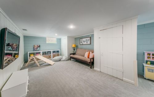 185 87 St, Milwaukee WI 53227-1717 exterior