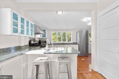 9112 Glenridge Rd, Silver Spring MD 20910-2127 exterior